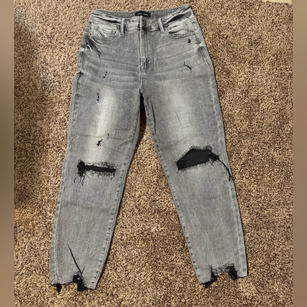 Distressed Grey Women's Risen Jeans